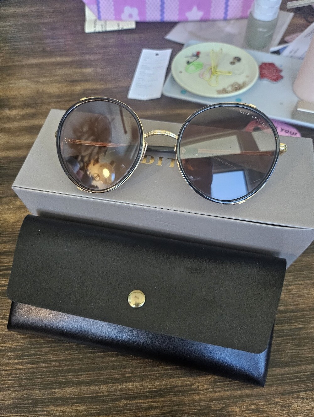 Dita Lageos in Black/Gold